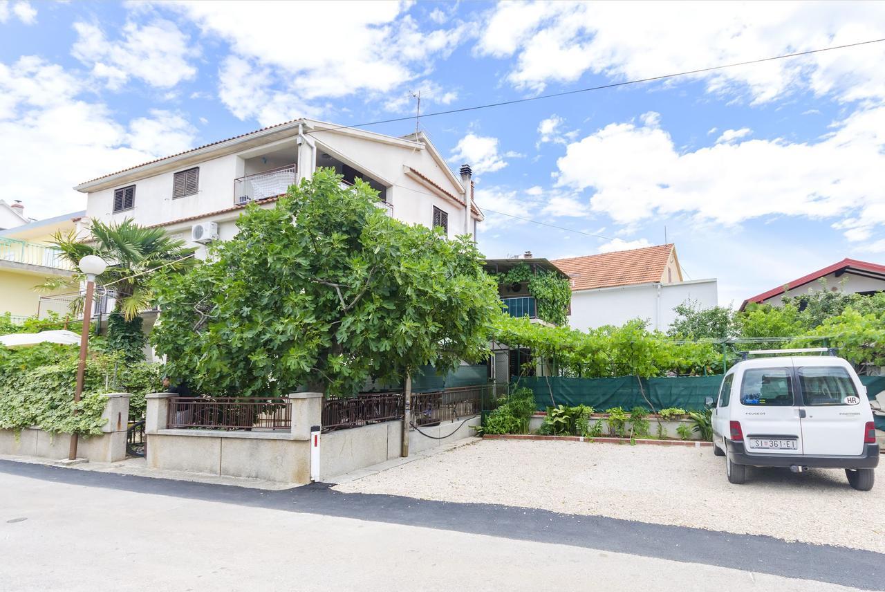 Apartments Amalija Vodice Eksteriør billede
