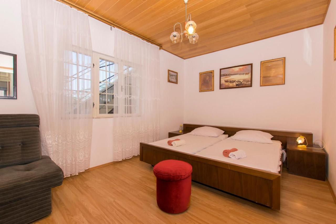 Apartments Amalija Vodice Eksteriør billede