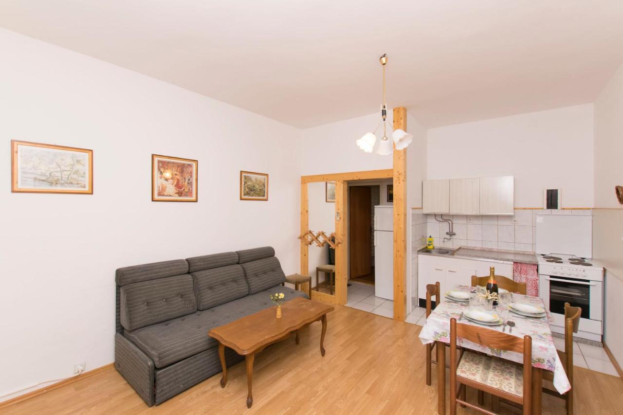 Apartments Amalija Vodice Eksteriør billede